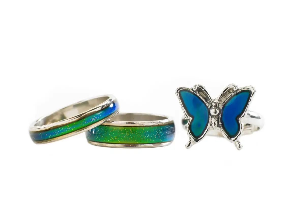 A Complete Guide To The Magnificent Meanings of Mood Ring Colors