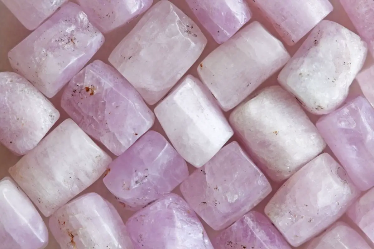 A Guide To The Most Powerful Purple Crystals (13)