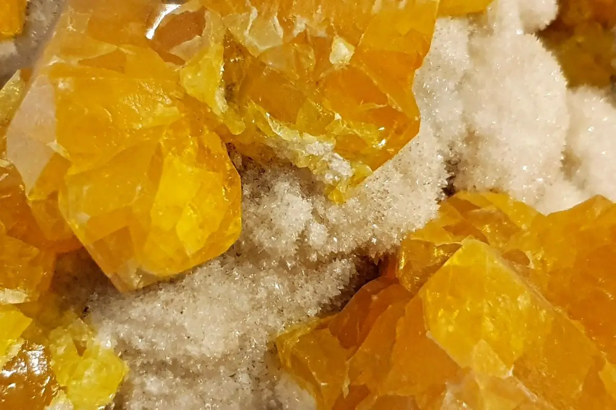 Let There Be Light - A Guide To Bright Light Yellow Crystals (8)