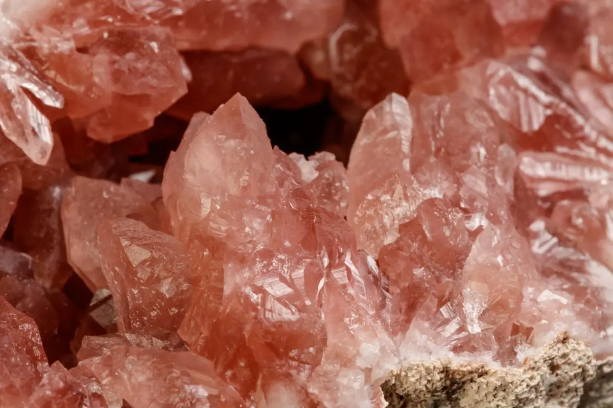 Light Pink Is The New Black - A Guide To Light Pink Gemstones (2)