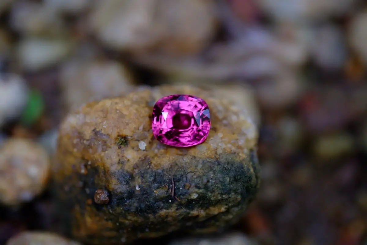 Light Pink Is The New Black - A Guide To Light Pink Gemstones (4)