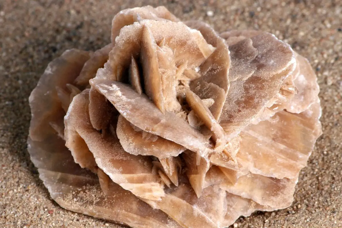 The Supreme Guide To The Stunning Sand Crystals You Need In Your Life (11)