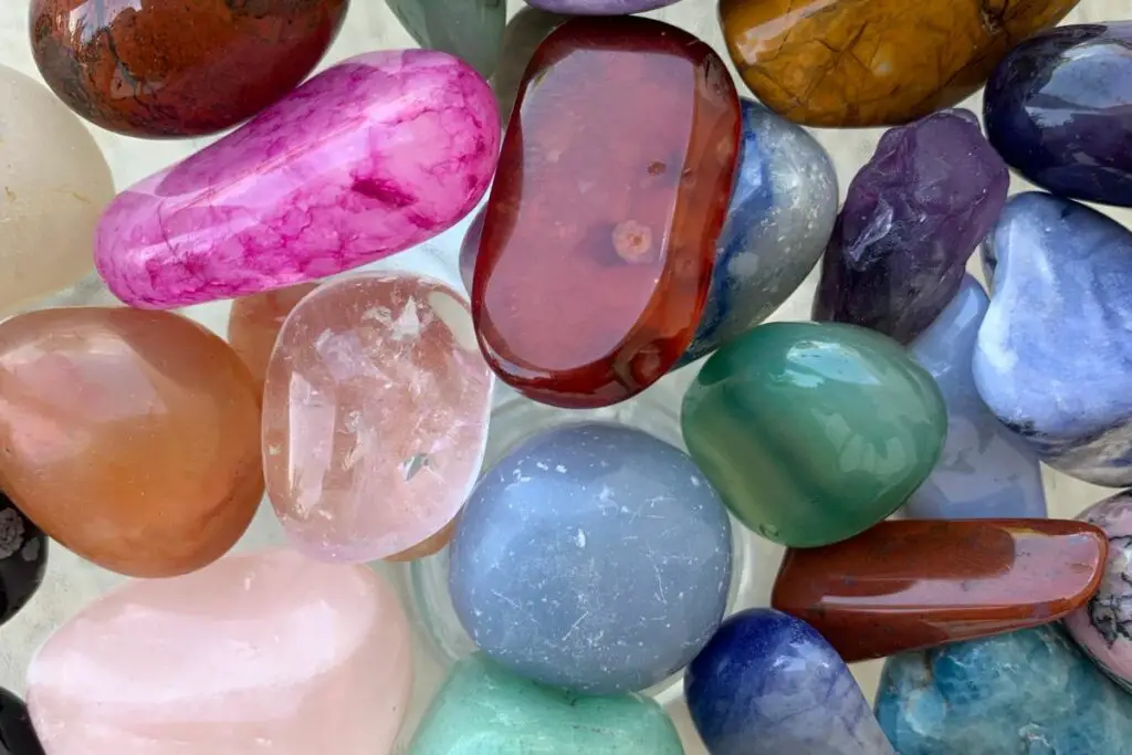 Our-Guide-To-The-Most-Attractive-Crystals-For-Luck-Love-And-Wealth